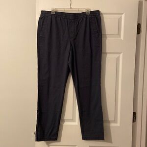 Mans pants size L gray color